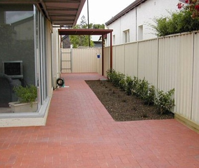 Commercial landscape installation